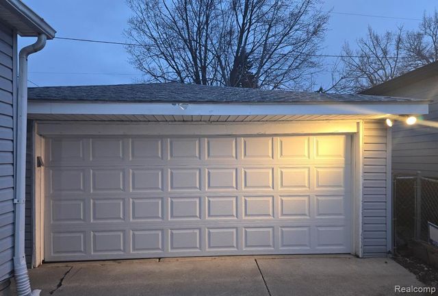 13801 Frazho Road, Warren, MI 48089