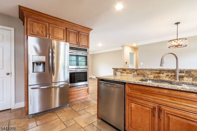 7 Bari Dr, Roxbury Twp., NJ 07852