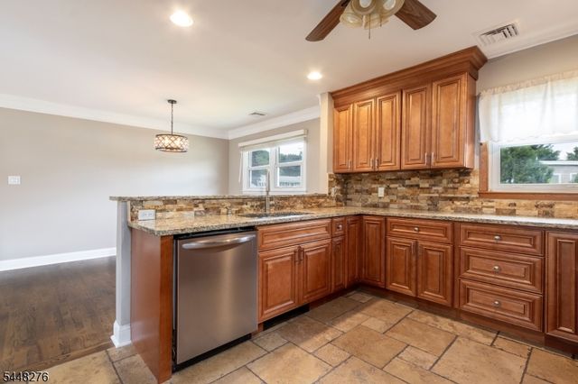 7 Bari Dr, Roxbury Twp., NJ 07852