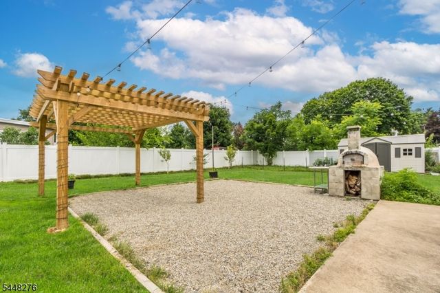7 Bari Dr, Roxbury Twp., NJ 07852