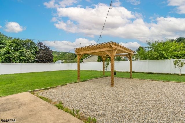 7 Bari Dr, Roxbury Twp., NJ 07852
