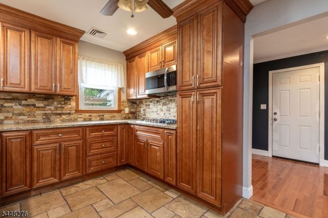 7 Bari Dr, Roxbury Twp., NJ 07852