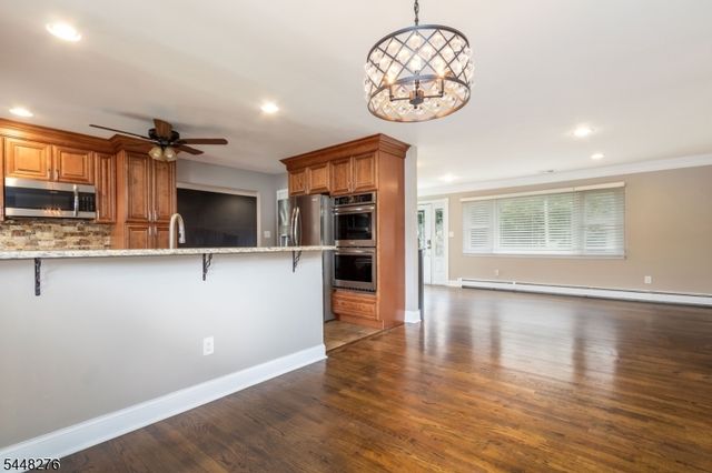 7 Bari Dr, Roxbury Twp., NJ 07852