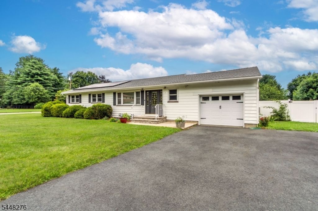 7 Bari Dr, Roxbury Twp., NJ 07852 — photo 2