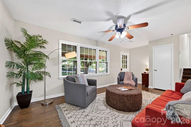 2 Independence Boulevard, Asheville, NC 28805