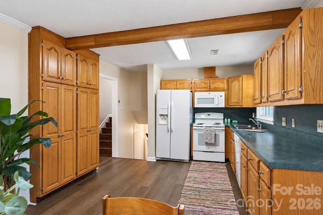2 Independence Boulevard, Asheville, NC 28805