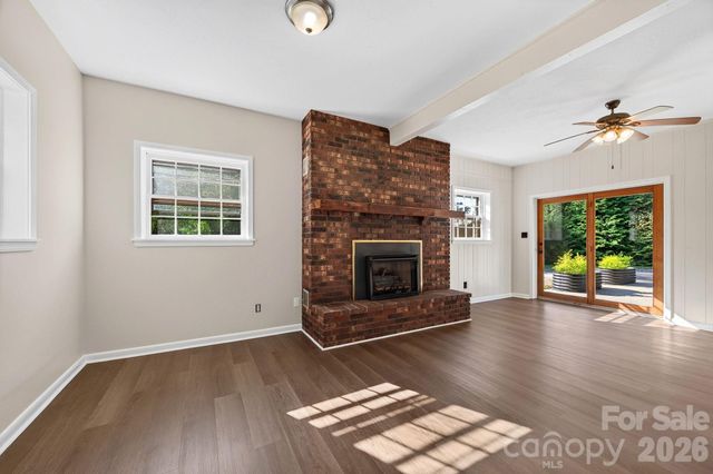 2 Independence Boulevard, Asheville, NC 28805