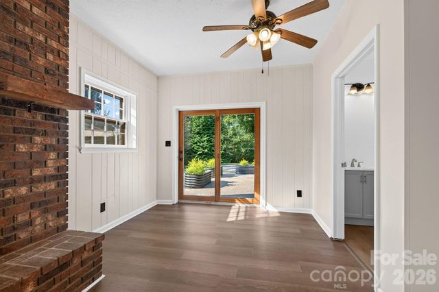 2 Independence Boulevard, Asheville, NC 28805