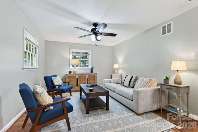 2 Independence Boulevard, Asheville, NC 28805