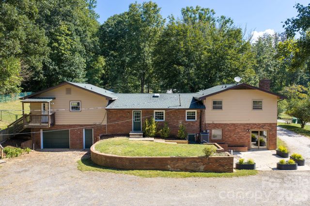 2 Independence Boulevard, Asheville, NC 28805