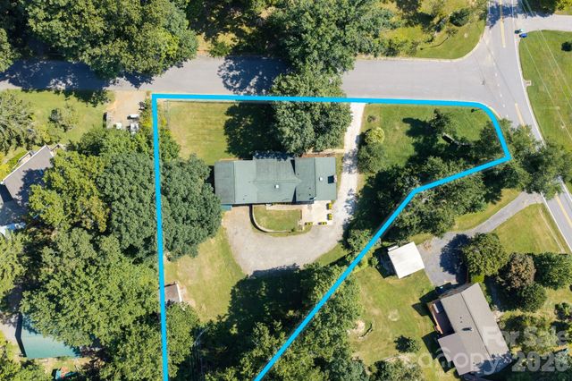 2 Independence Boulevard, Asheville, NC 28805
