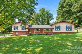 2 Independence Boulevard, Asheville, NC 28805
