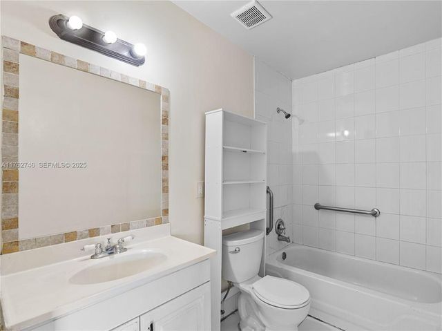 5600 NW 27th Court 5604, Lauderhill, FL 33313