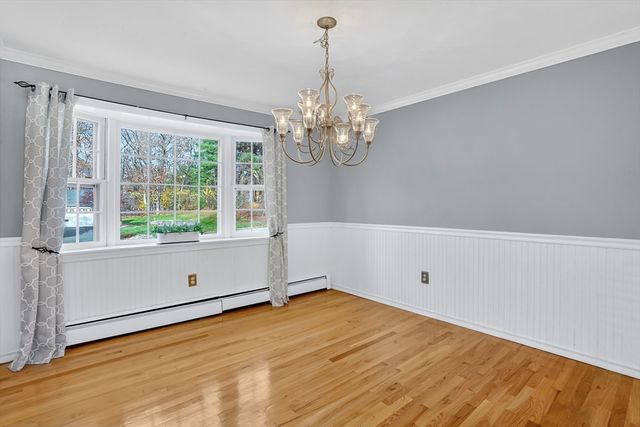 196 Cambridge Cir, Longmeadow, MA 01106