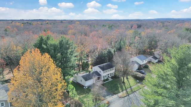 196 Cambridge Cir, Longmeadow, MA 01106