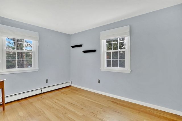 196 Cambridge Cir, Longmeadow, MA 01106