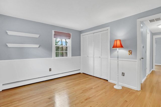 196 Cambridge Cir, Longmeadow, MA 01106