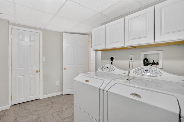 196 Cambridge Cir, Longmeadow, MA 01106