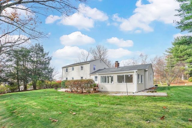 196 Cambridge Cir, Longmeadow, MA 01106