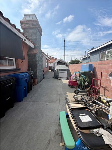 7362 Lionel, Paramount, CA 90723