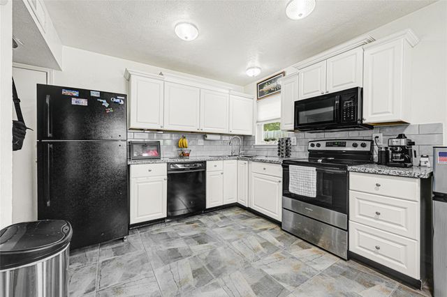 8031 Summer Place Drive, Humble, TX 77338