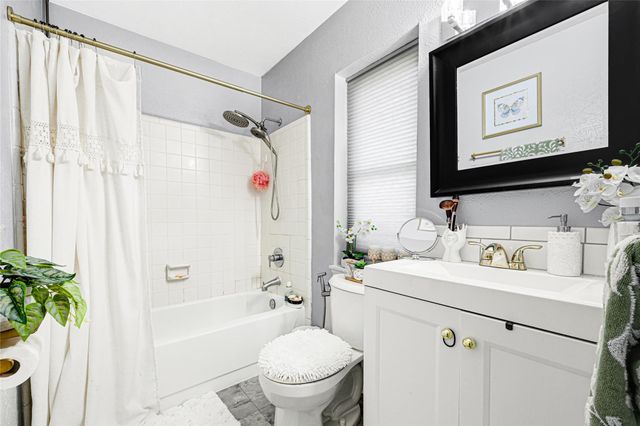 8031 Summer Place Drive, Humble, TX 77338
