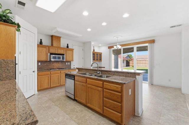 1406 Lily Avenue, Sanger, CA 93657