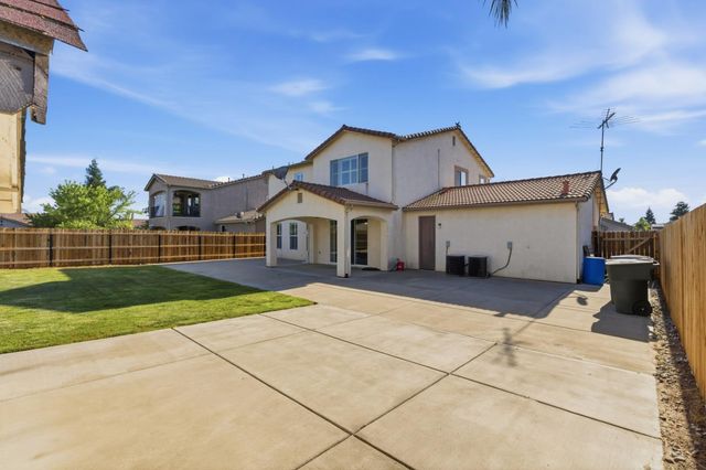 1406 Lily Avenue, Sanger, CA 93657