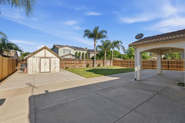1406 Lily Avenue, Sanger, CA 93657