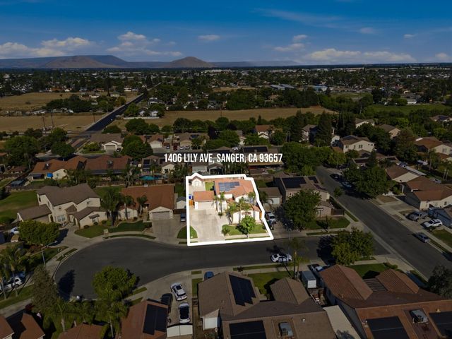 1406 Lily Avenue, Sanger, CA 93657