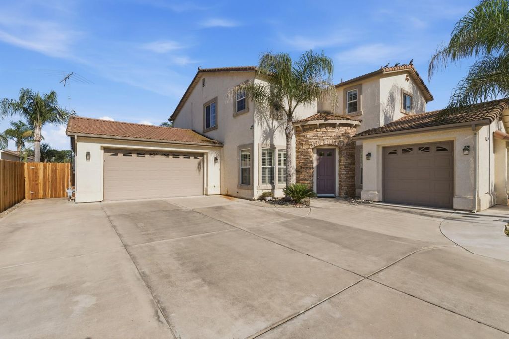 1406 Lily Avenue, Sanger, CA 93657