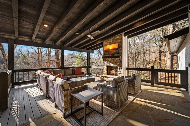 166 Red Oak Lane, Mccaysville, GA 30555
