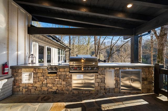 166 Red Oak Lane, Mccaysville, GA 30555