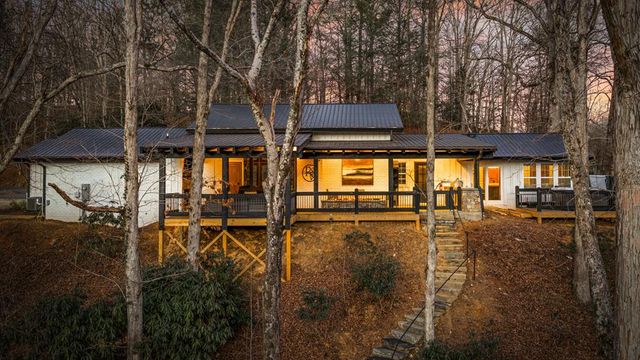 166 Red Oak Lane, Mccaysville, GA 30555