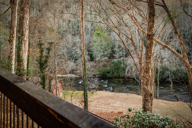 166 Red Oak Lane, Mccaysville, GA 30555