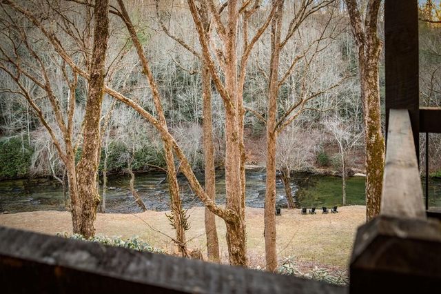 166 Red Oak Lane, Mccaysville, GA 30555