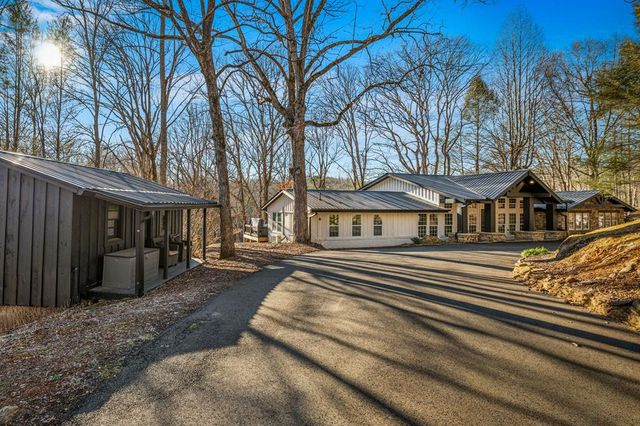 166 Red Oak Lane, Mccaysville, GA 30555