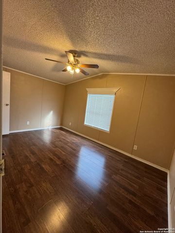 110 Deer Park Rd Unit B, La Vernia, TX 78121