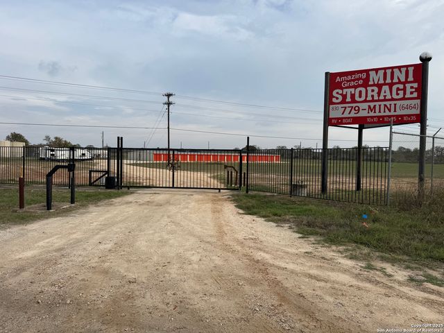 110 Deer Park Rd Unit B, La Vernia, TX 78121