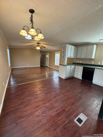 110 Deer Park Rd Unit B, La Vernia, TX 78121