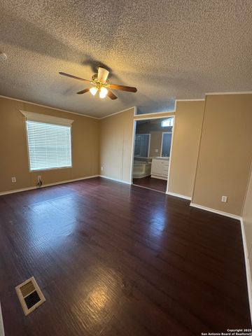 110 Deer Park Rd Unit B, La Vernia, TX 78121