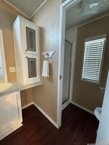 110 Deer Park Rd Unit B, La Vernia, TX 78121