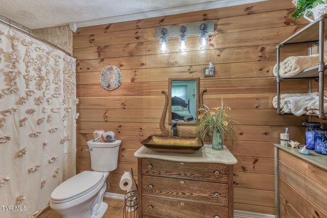 22478 Clayman Valley Road, Bristol, VA 24202