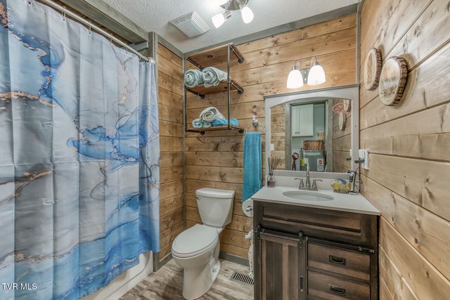 22478 Clayman Valley Road, Bristol, VA 24202