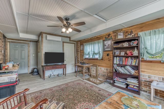 22478 Clayman Valley Road, Bristol, VA 24202