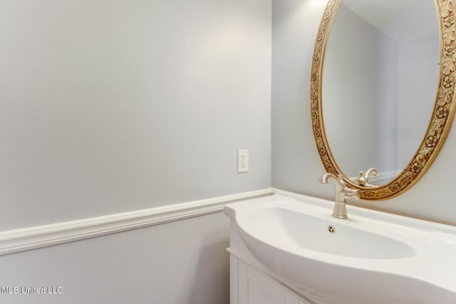 1066 Conley Circle, Ocean Springs, MS 39564