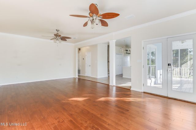 1066 Conley Circle, Ocean Springs, MS 39564