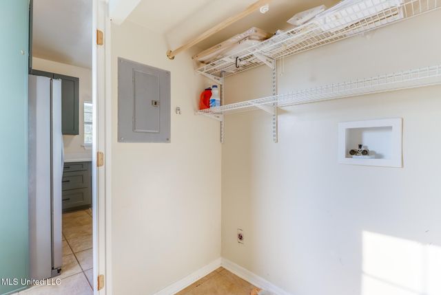 1066 Conley Circle, Ocean Springs, MS 39564