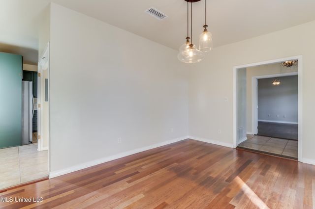 1066 Conley Circle, Ocean Springs, MS 39564