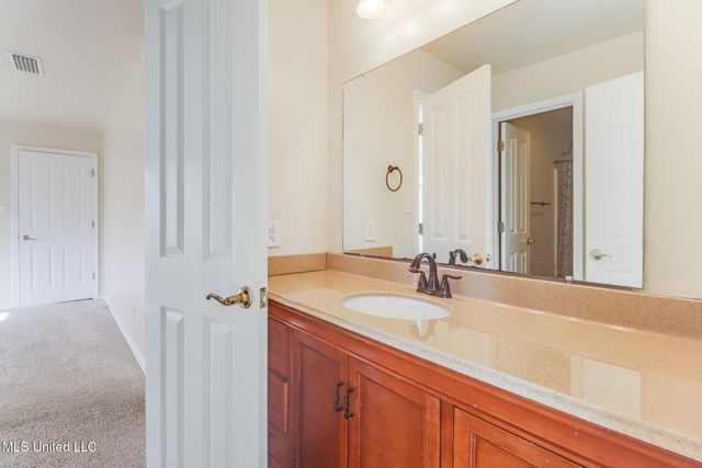 1066 Conley Circle, Ocean Springs, MS 39564